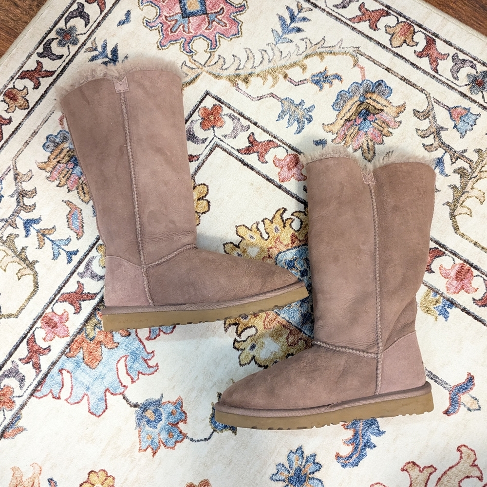 UGG Baily Button Triplet Boots Genuine Leather and Sheepskin Mauve Purple - Picture 6 of 15